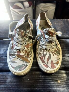 Vans Old Skool sneakers with leaf pattern in brown and green #oldskool W6.5